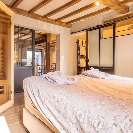 Cozy House With Jacuzzi In Ferienhaus *